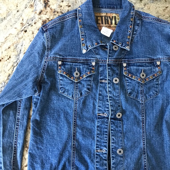 ❤️Classic Jean Jacket - Picture 2 of 2